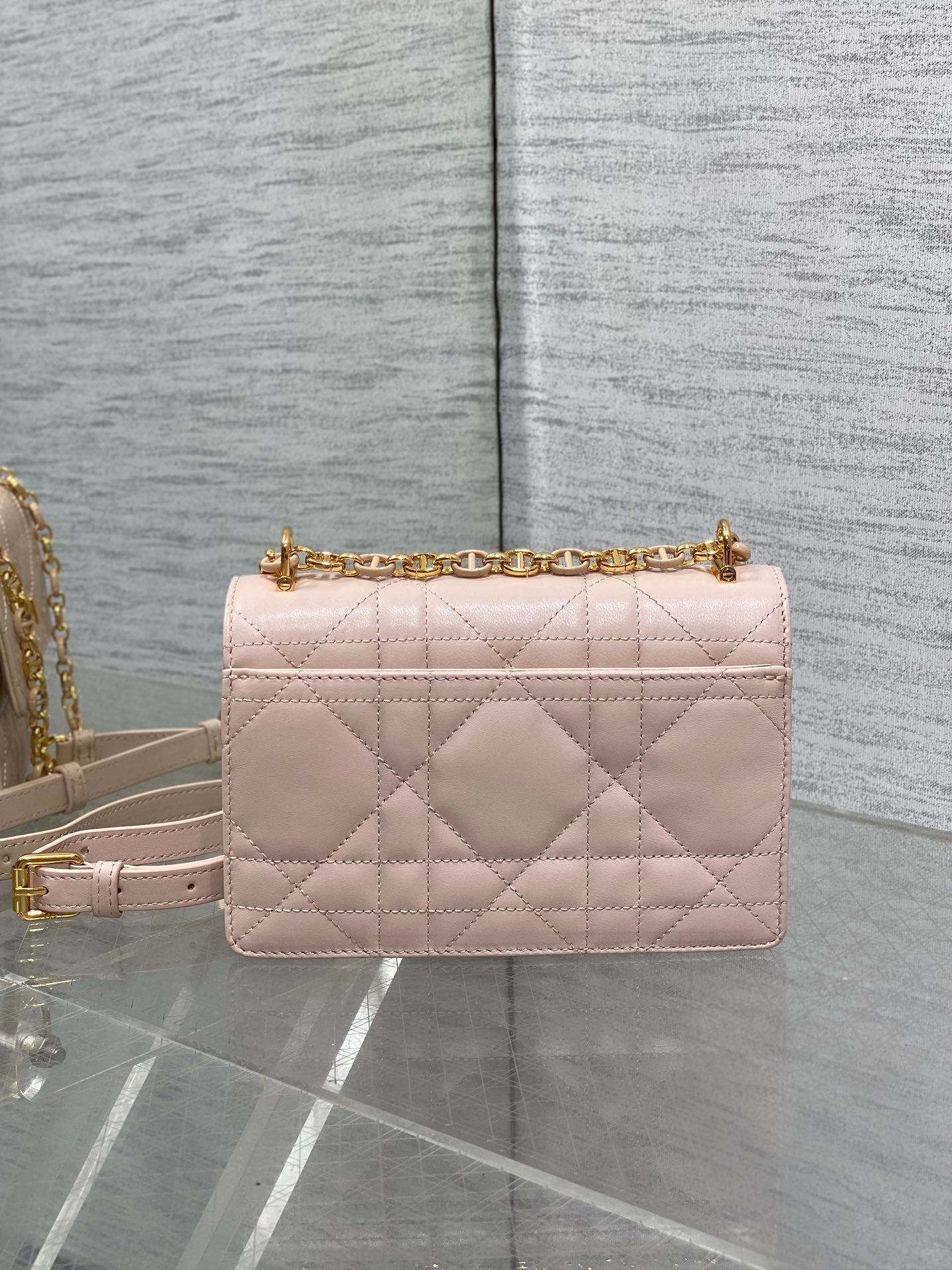 CD Miss Caro 17 Bag Pink Calfskin 226492