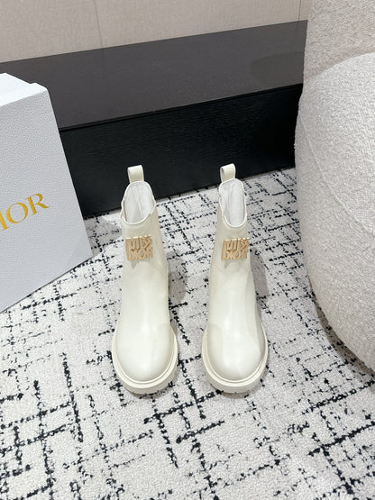 CD Miss Dior Chelsea Boots In White Calfskin  103728