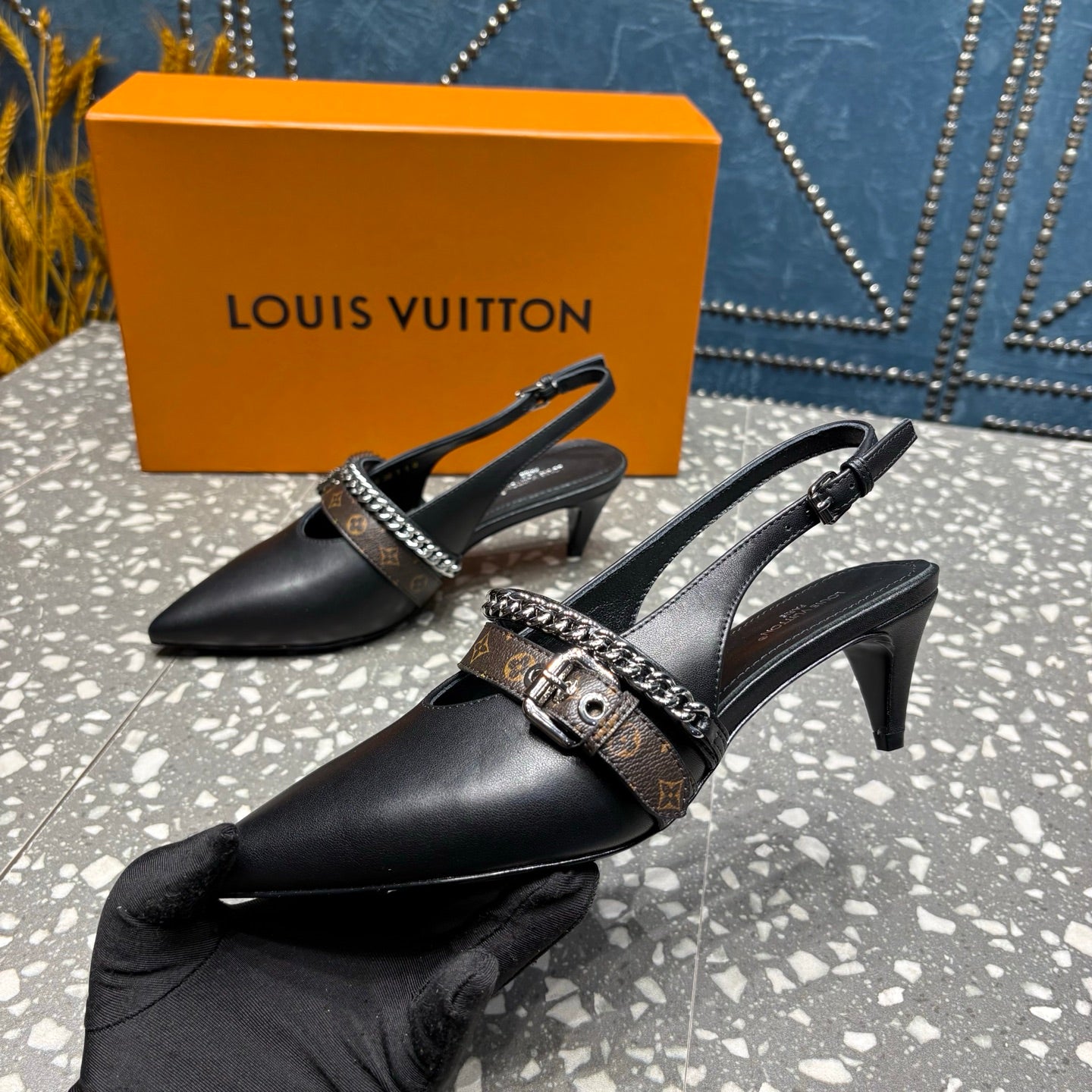 LV 26ss Slingback 45 Black Cowhide 628435