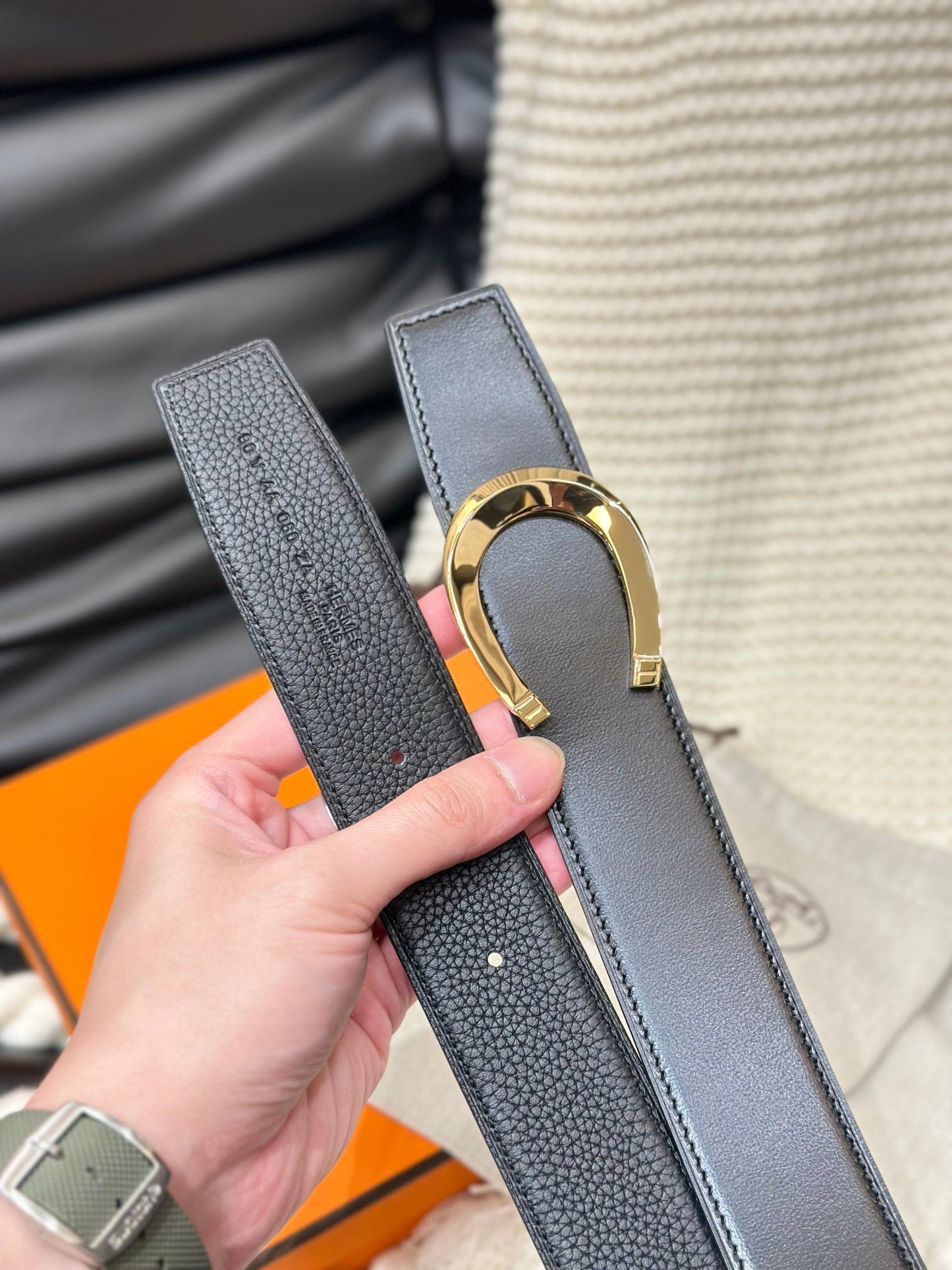HM LUCK BELT GOLD BUCKLE & REVERSIBLE BLACK LEATHER STRAP 38MM