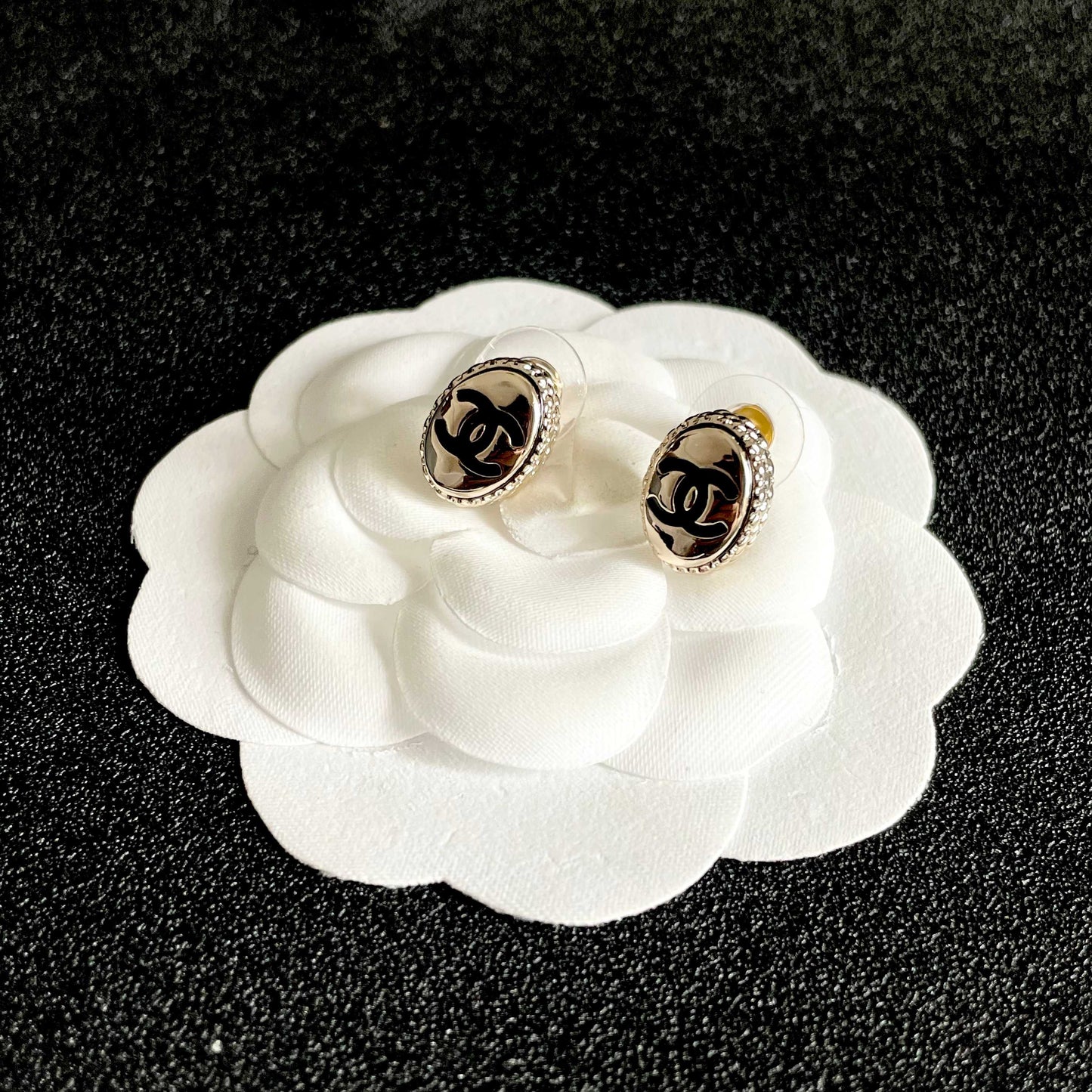 CC Vintage Double C Black Gold Earrings