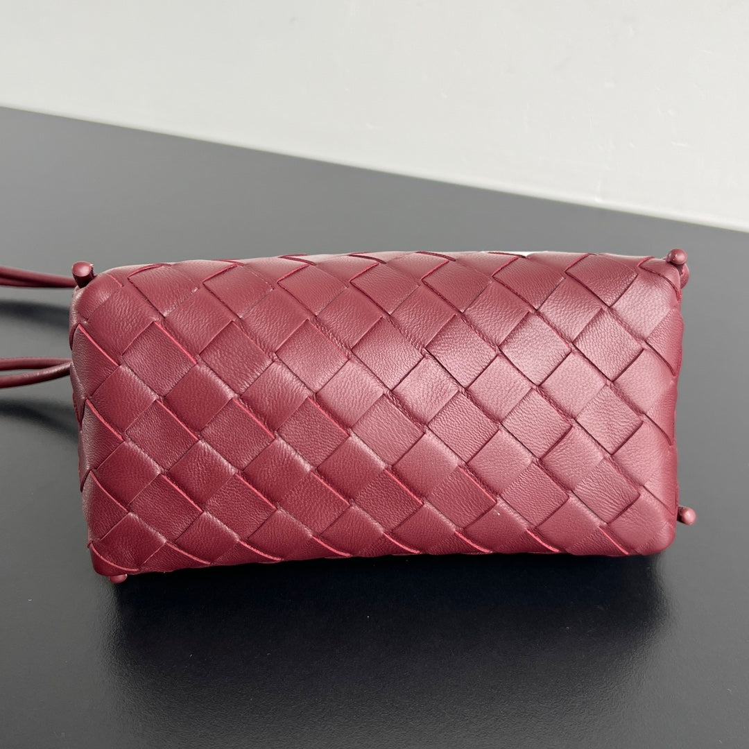 BV Concert Pouch 18.5cm Dark Red Lambskin