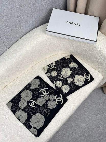 CC Square Scarf 70 CM In Black Mix Grey Camellia Cashmere And Silk 367380