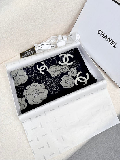 CC Square Scarf 70 CM In Black Mix Grey Camellia Cashmere And Silk 367380