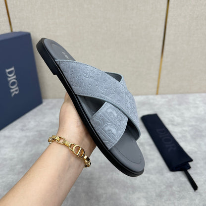 CD ALIAS SANDAL LIGHT GRAY SUEDE