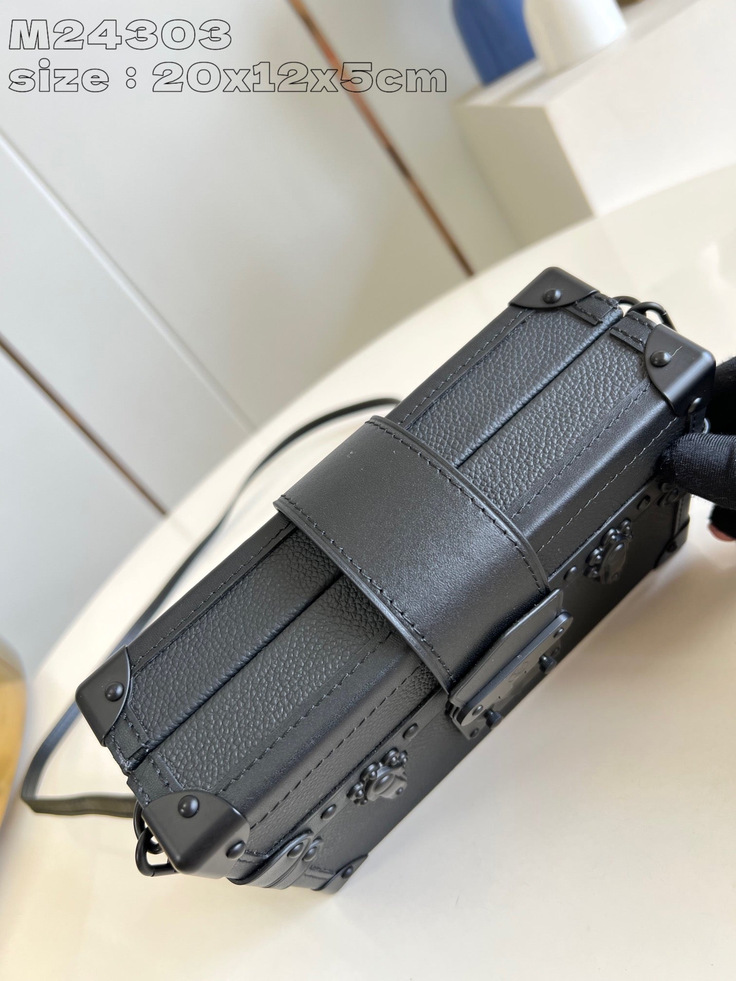 LV PETITE MALLE 20 BLACK CALFSKIN