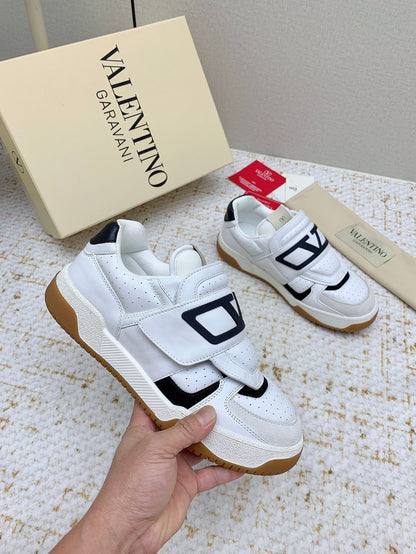 VT 25 Joy Play Low Top Sneaker White Black Cowhide 331681
