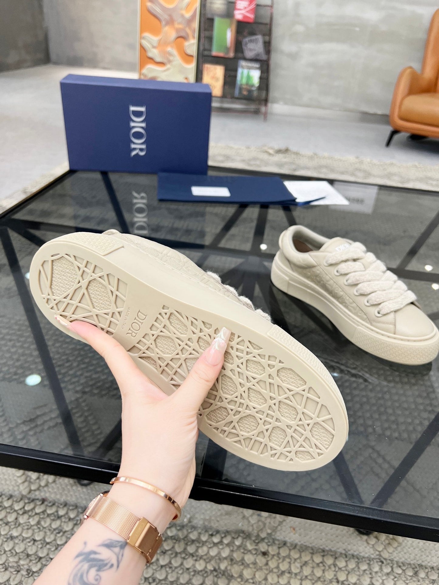 CD B33 SNEAKER BEIGE EMBOSSED CALFSKIN