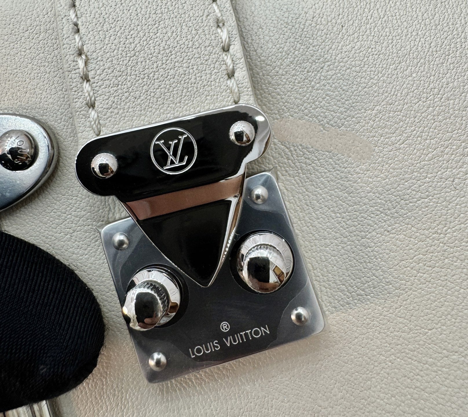 LV Petite Malle 23cm White Italian Leather 330411