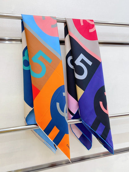 CC Square Scarf 90 CM In Colorful Silk Twill 177652
