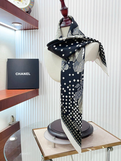CC Square Scarf 90 CM In Black Camellia Silk Twill  193837