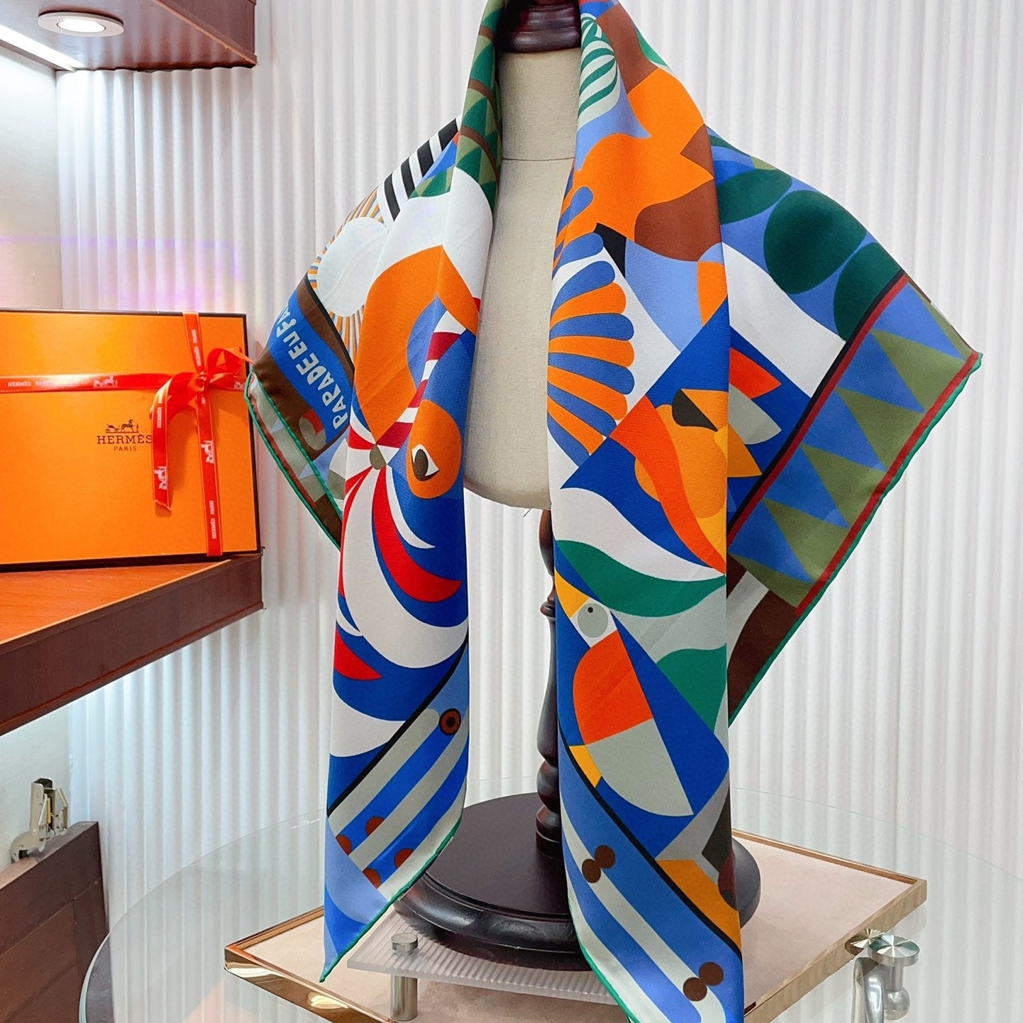 Parade en Fanfare Scarf 90 CM In Colorful Silk Twill 193838
