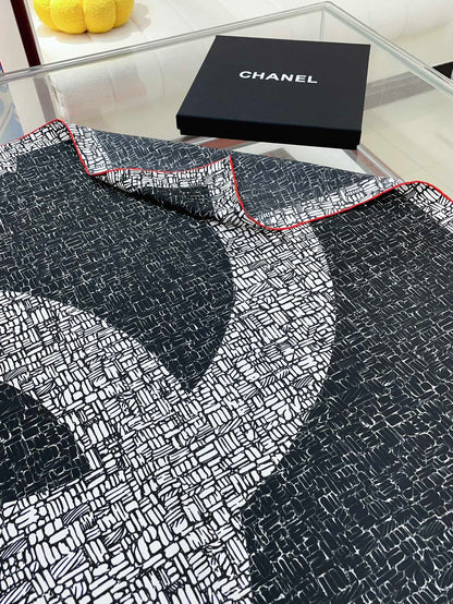 CC Square Scarf 90 CM In Black Mix White Silk Twill 218098