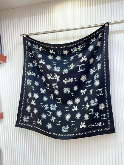 CC Square Scarf 90 CM In Black Mix White Silk Twill 301845