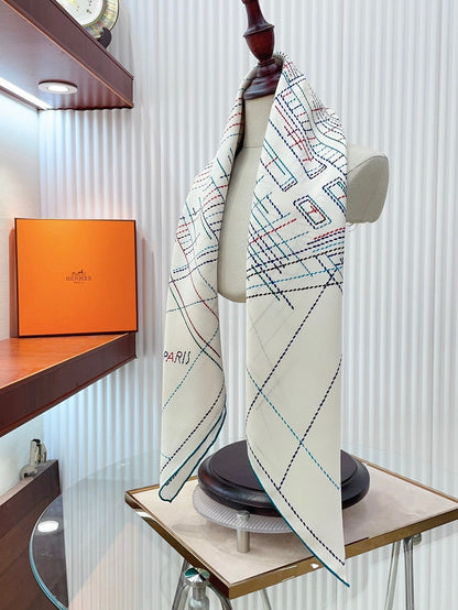 Pique Sellier Shawl 90 CM In White Colorful Silk Twill 312867