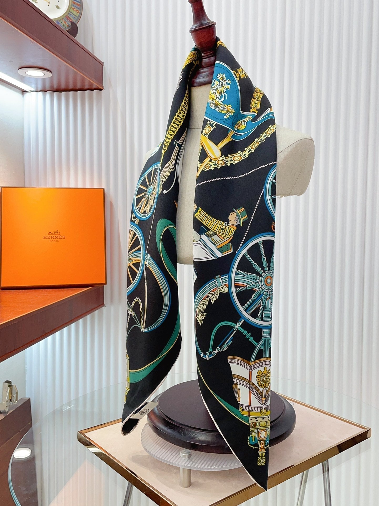 Stately Wheels Scarf 90 CM Black Colorful Silk Twill  312877