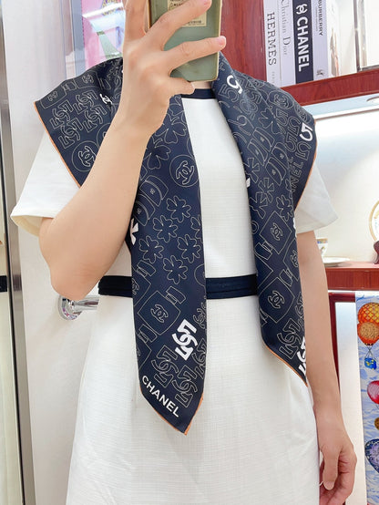 CC Square Scarf 90 CM In Black Mix White Cashmere Silk 316268