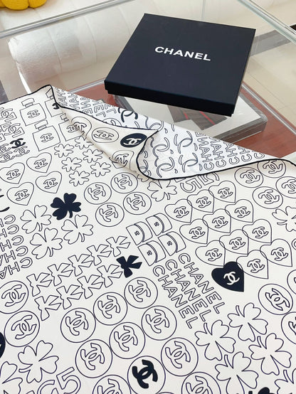 CC Square Scarf 90 CM In White Mix Black Cashmere Silk 316269