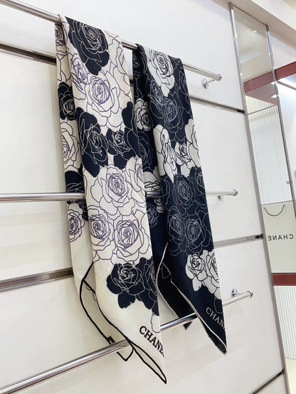 CC Square Scarf 140 CM In Black Mix White Small Flower Cashmere And Silk 342864