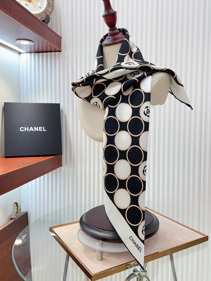CC Square Scarf 90 CM In Black Mix White Silk Twill  350415