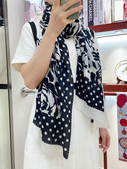 CC Scarf 200 CM In Black Mix White Small Flower Cashmere Silk 351690