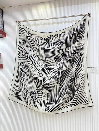 CC Square Scarf 140 CM In White Black Cashmere Mix Silk 382616