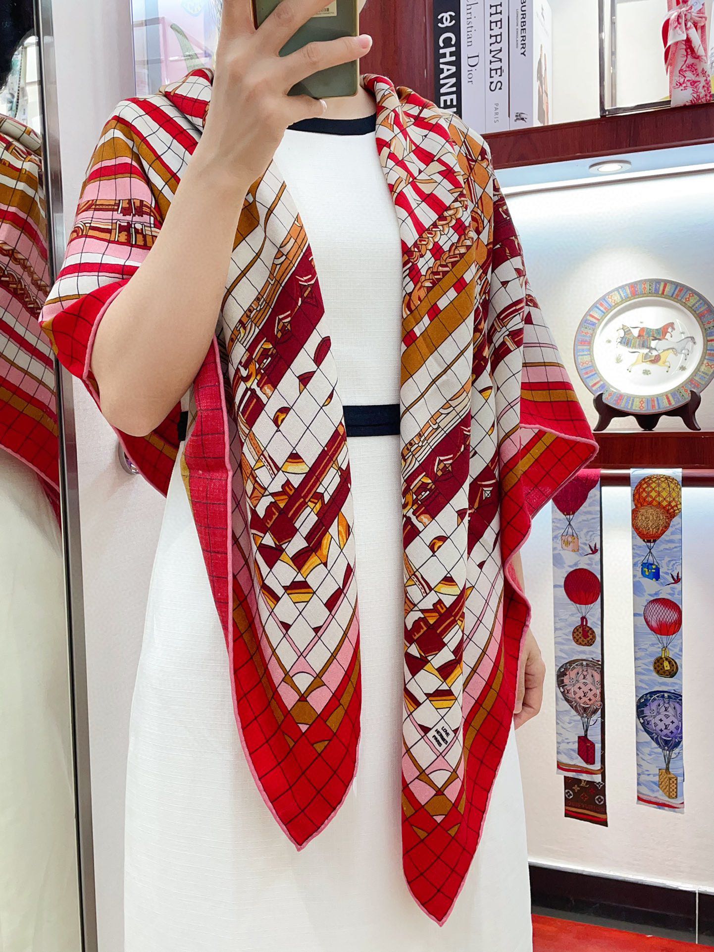 Coaching Deja-Vu Shawl 140 CM Red Colorful Cashmere And Silk 398261