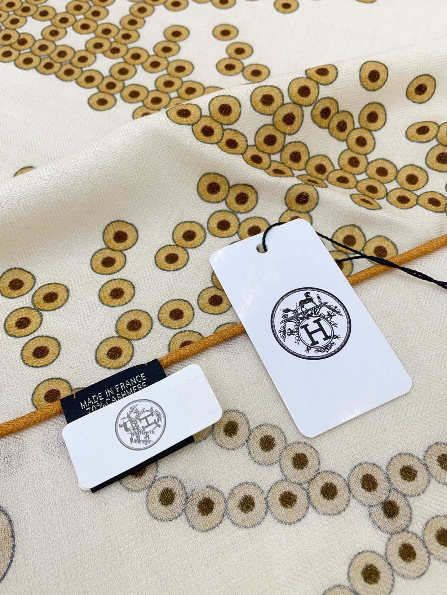 Square Scarf 140 CM Ivory White Pattern Cashmere And Silk