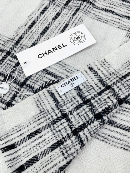 CC Scarf 190 CM In White With Black Stripes Fleece Wool 416907