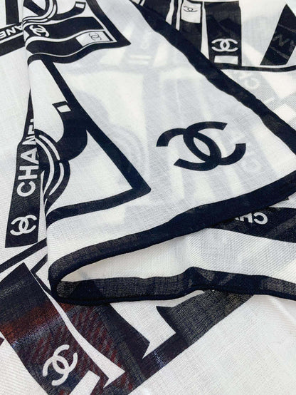 CC Square Scarf 140 CM In White Black Silk  422757