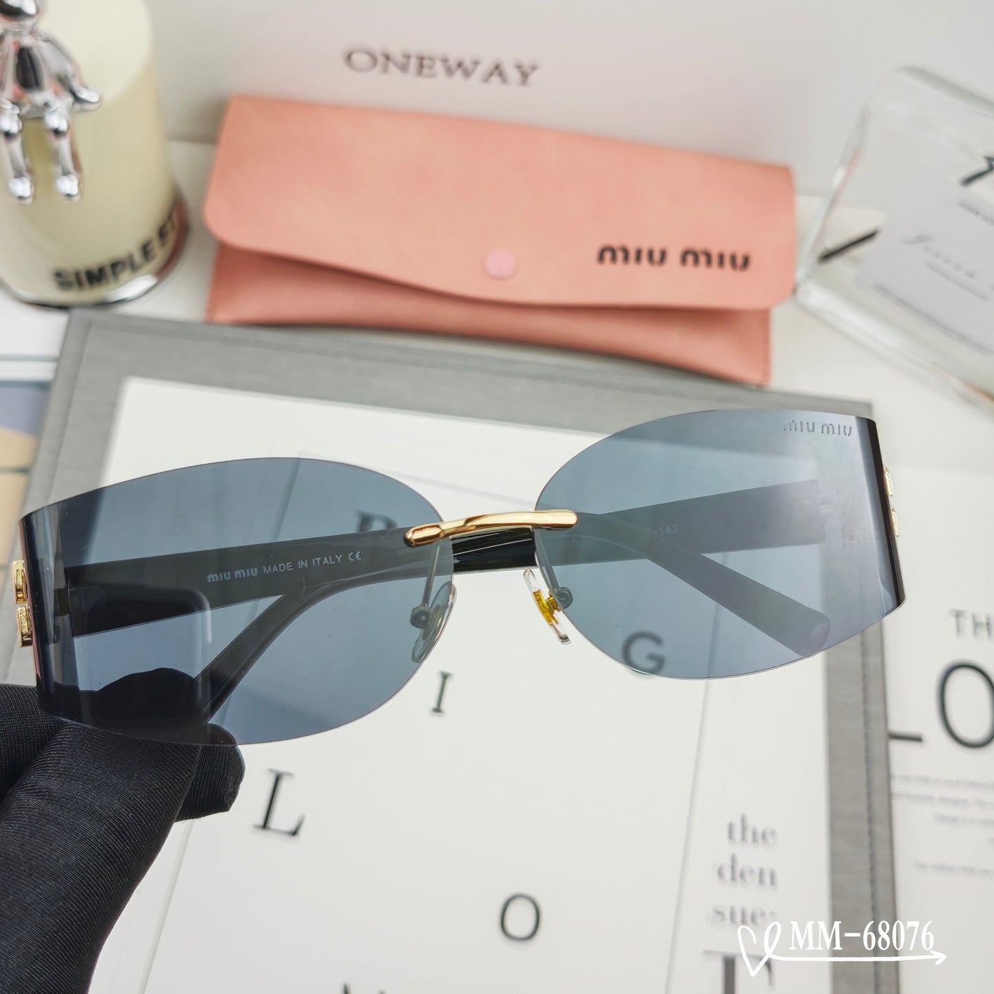 LOGO SUNGLASSES 68076 IN BLACK ACETATE