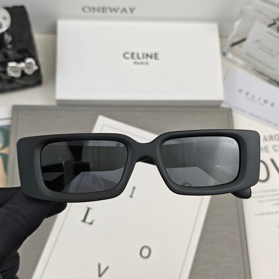 TRIOMPHE BOLD SQUARE SUNGLASSES 55148 IN ACETATE