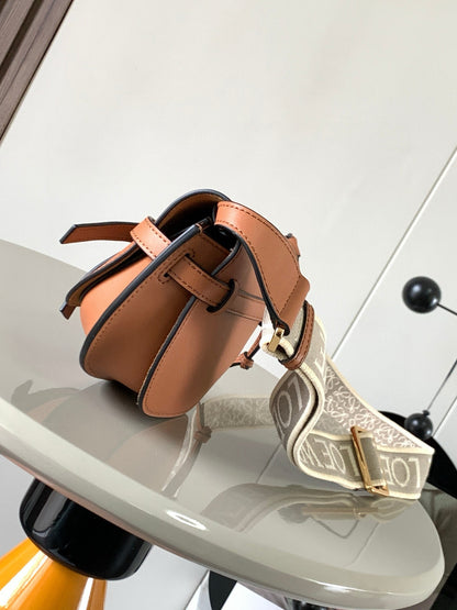 Loewe Saddle Bag 21 Brown Leather 280446