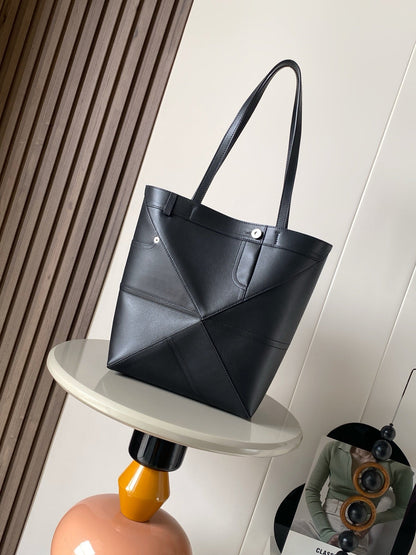 Loewe Puzzle Medium Bag 32 Black Glossy Calfskin 280527