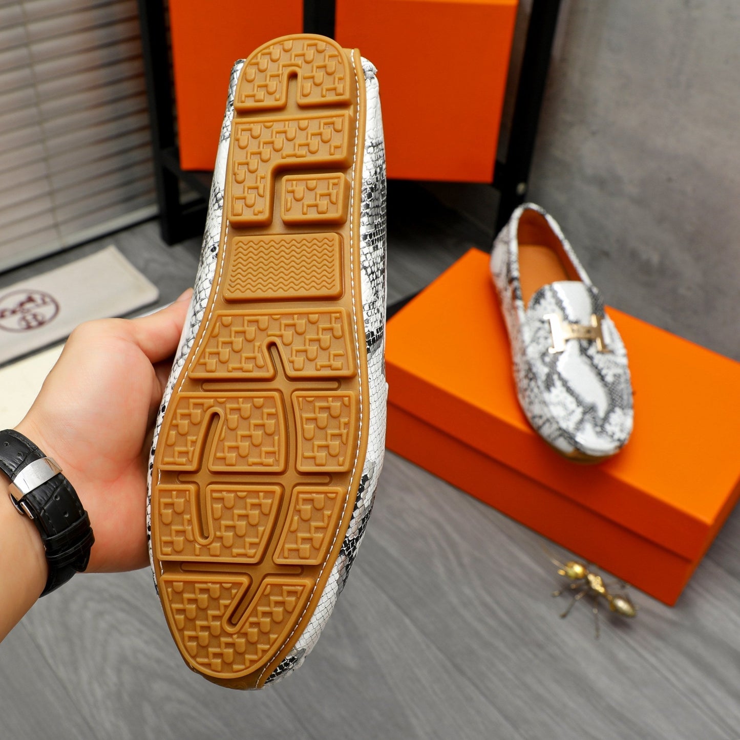 HM SNAKESKIN MOTIF LOAFER WHITE AND BLACK CALFSKIN