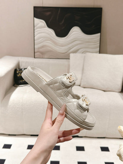 CC 25 Dad Sandal Mule Beige Gray Patent Leather 237584