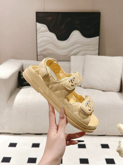 CC 25 Dad Deals Sandals Yellow Pastel Patent Leather 237589