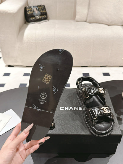 CC 25 Dad Deals Sandals Black Patent Leather 237590