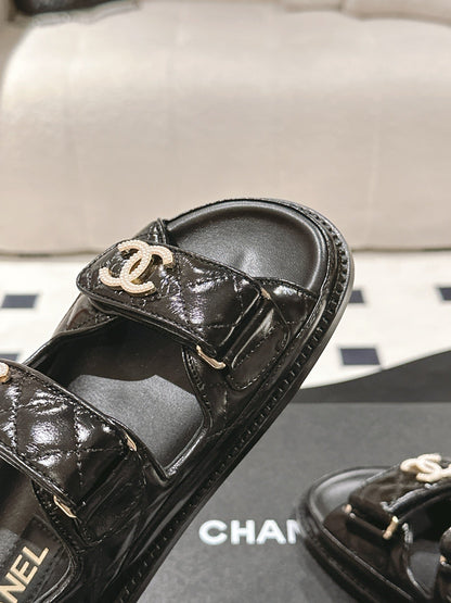 CC 25 Dad Deals Sandals Black Patent Leather 237590