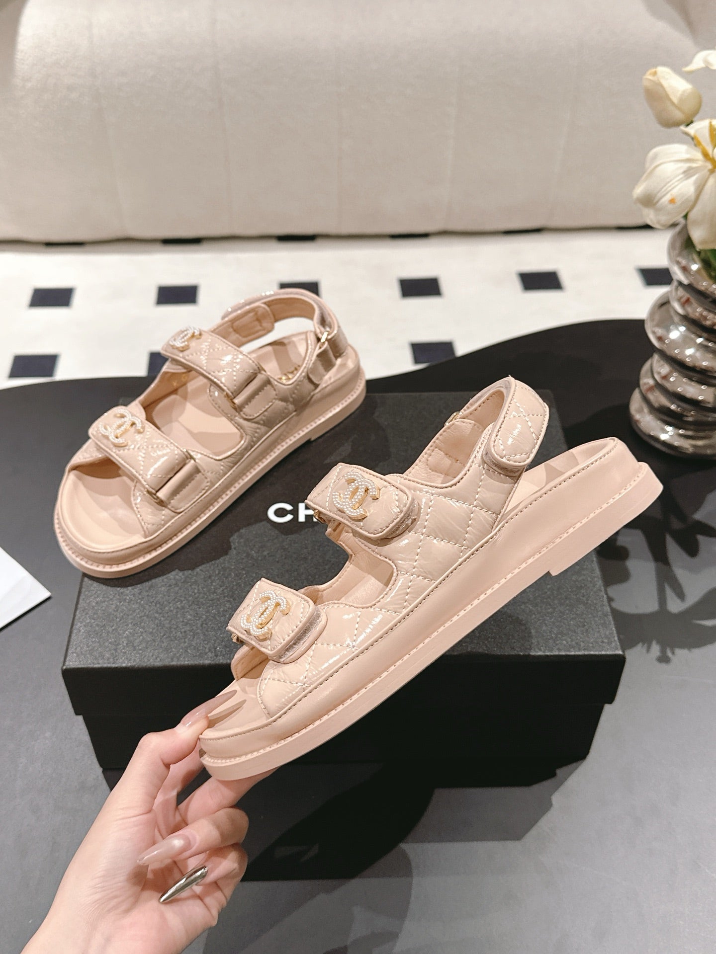CC 25 Dad Deals Sandals Putty Pink Patent Leather 237591