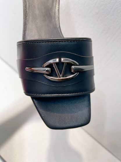 VT Moon Slides in Leather Black Cowhide 292857