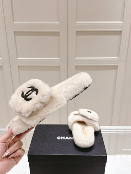 Chanel 25A Early Autumn Slippers Cream Wool 393077