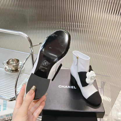 CC Short Boots 60mm White Camellia Cowhide