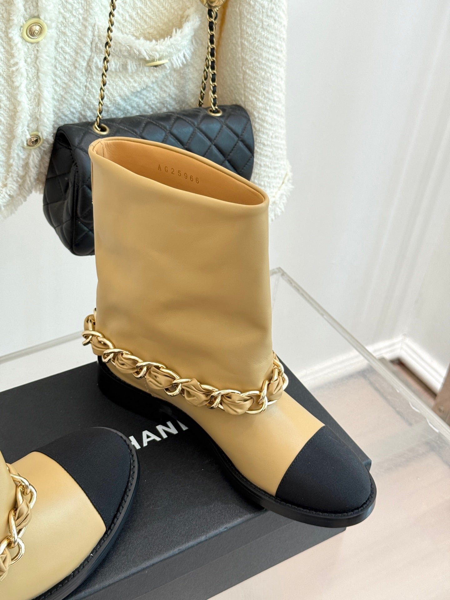 Chanel 25 Large Chain Flat-solved Boot Beige Black Lambskin 465421