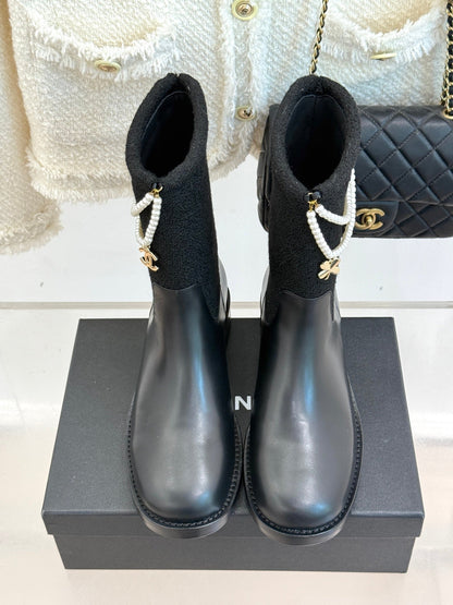 Chanel 25 Four-Leaf Clover Pearls Double C Boots Black Woven Sheepskin 465405
