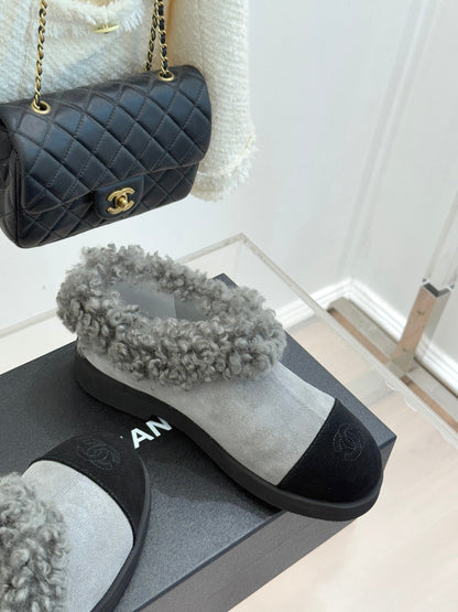 CC 25s  Furry Snow Boots Gray Black Suede Wool 512062