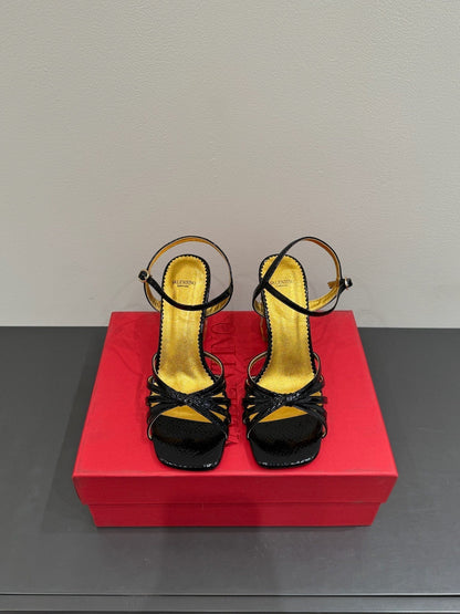 VT 25 Jewel Sandals Black Cowhide 337920