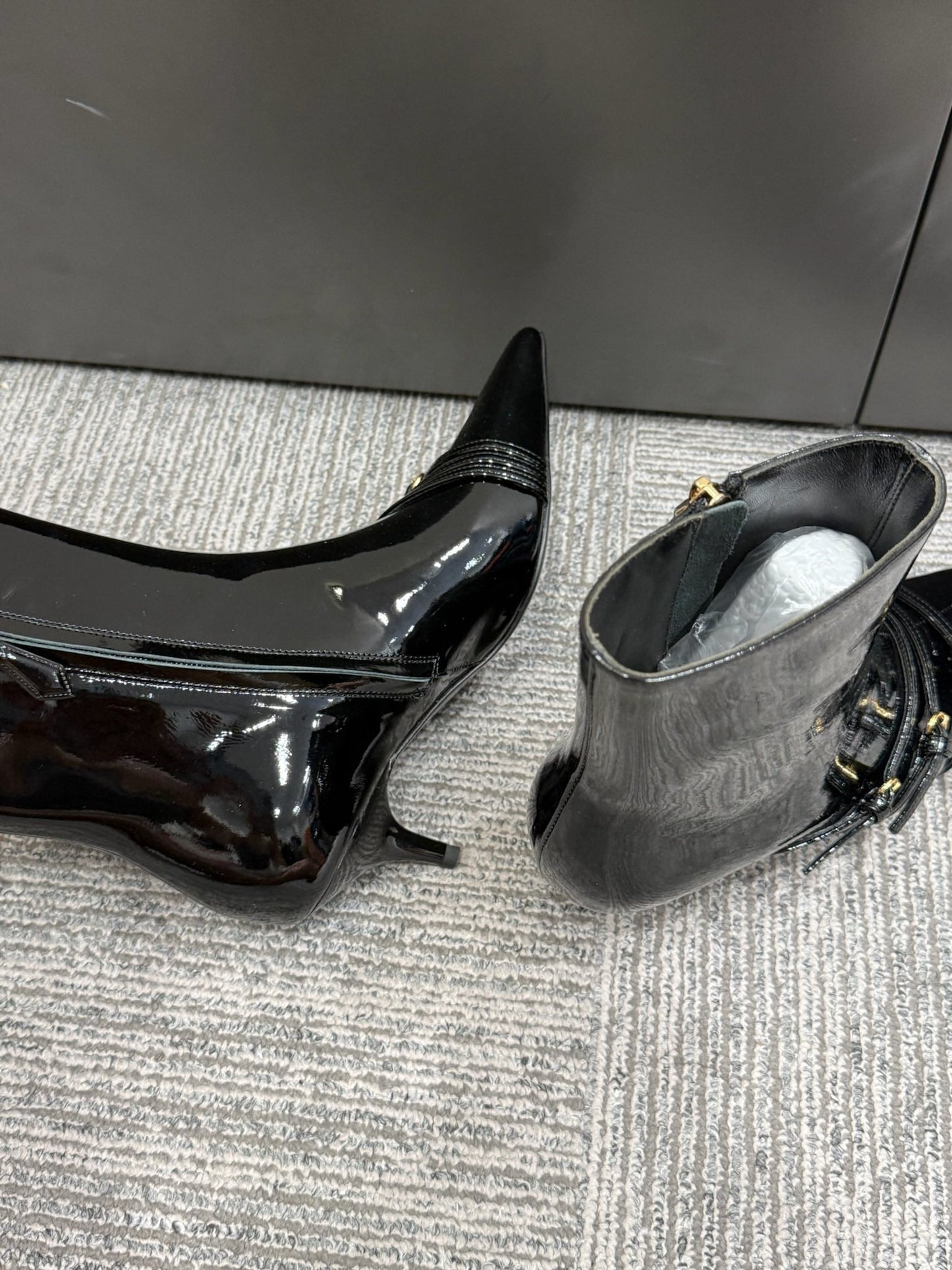 Miu 40 short boots black patent leather 417985