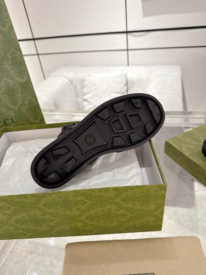 GC 25 Glossy Black Double G Sandal Black Rubber 292431