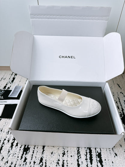 CC Mary Janes 15mm In White Patent Leather 144722